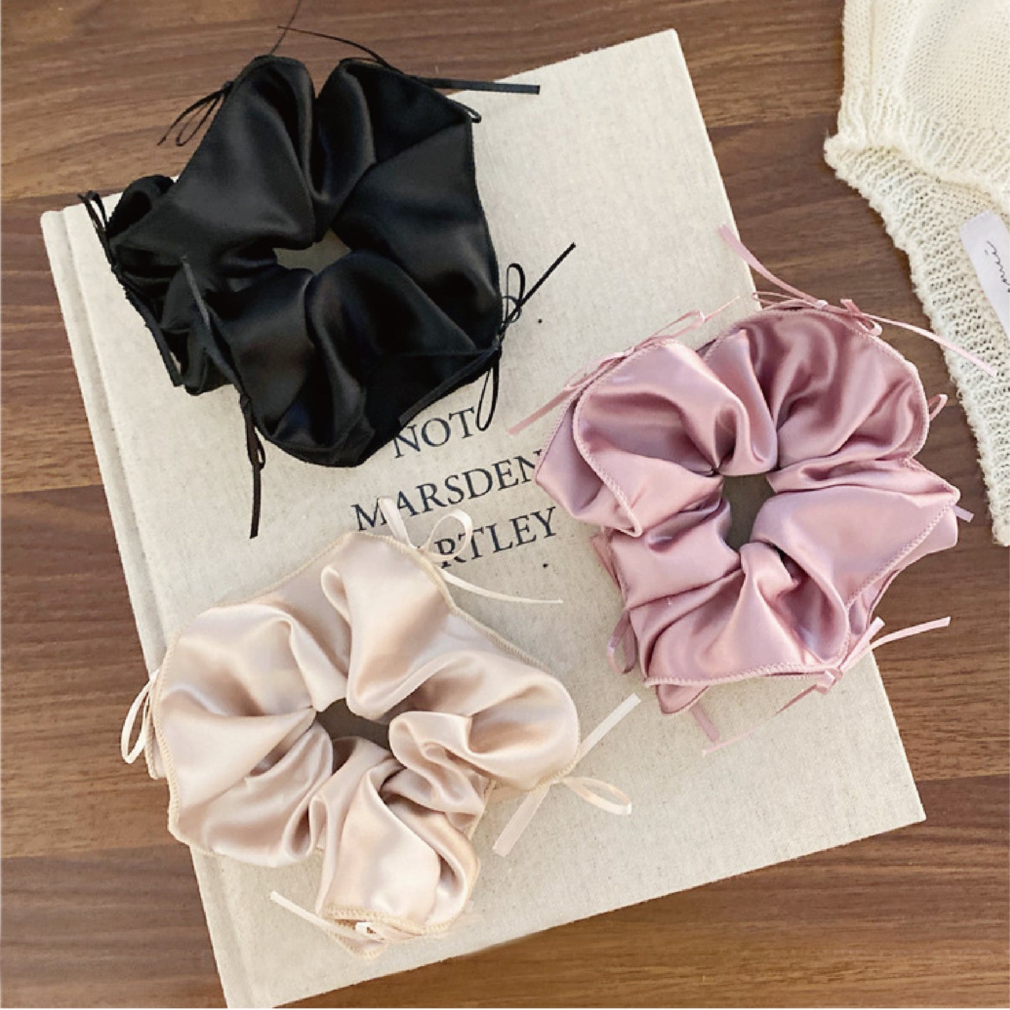 サテンリボンシュシュ / satin ribbon scrunchie