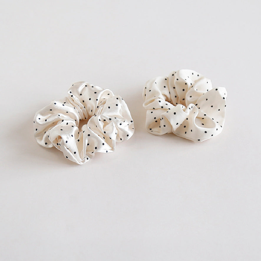 ドットシュシュ(ホワイト) / dot scrunchie(black) (ホワイト)