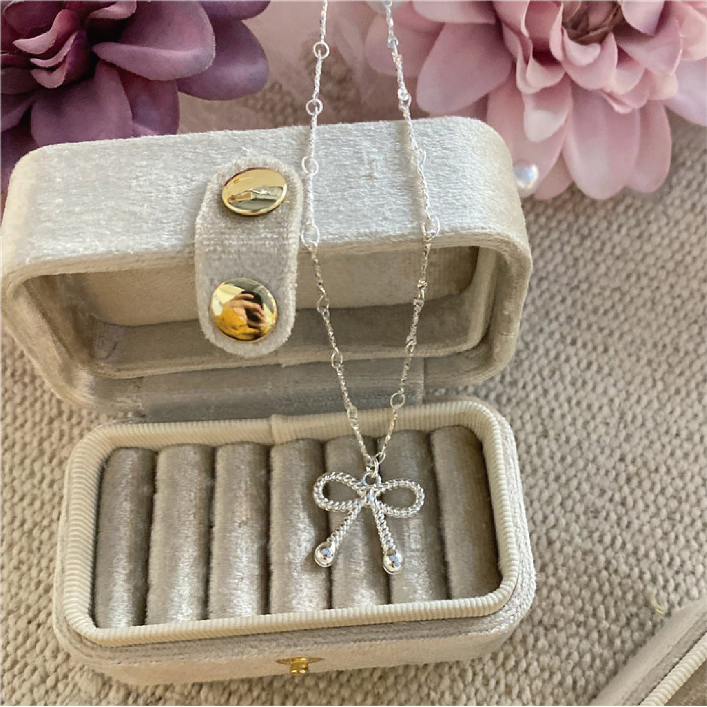 メタリックシルバーリボン ネックレス / metallic silver ribbon necklace
