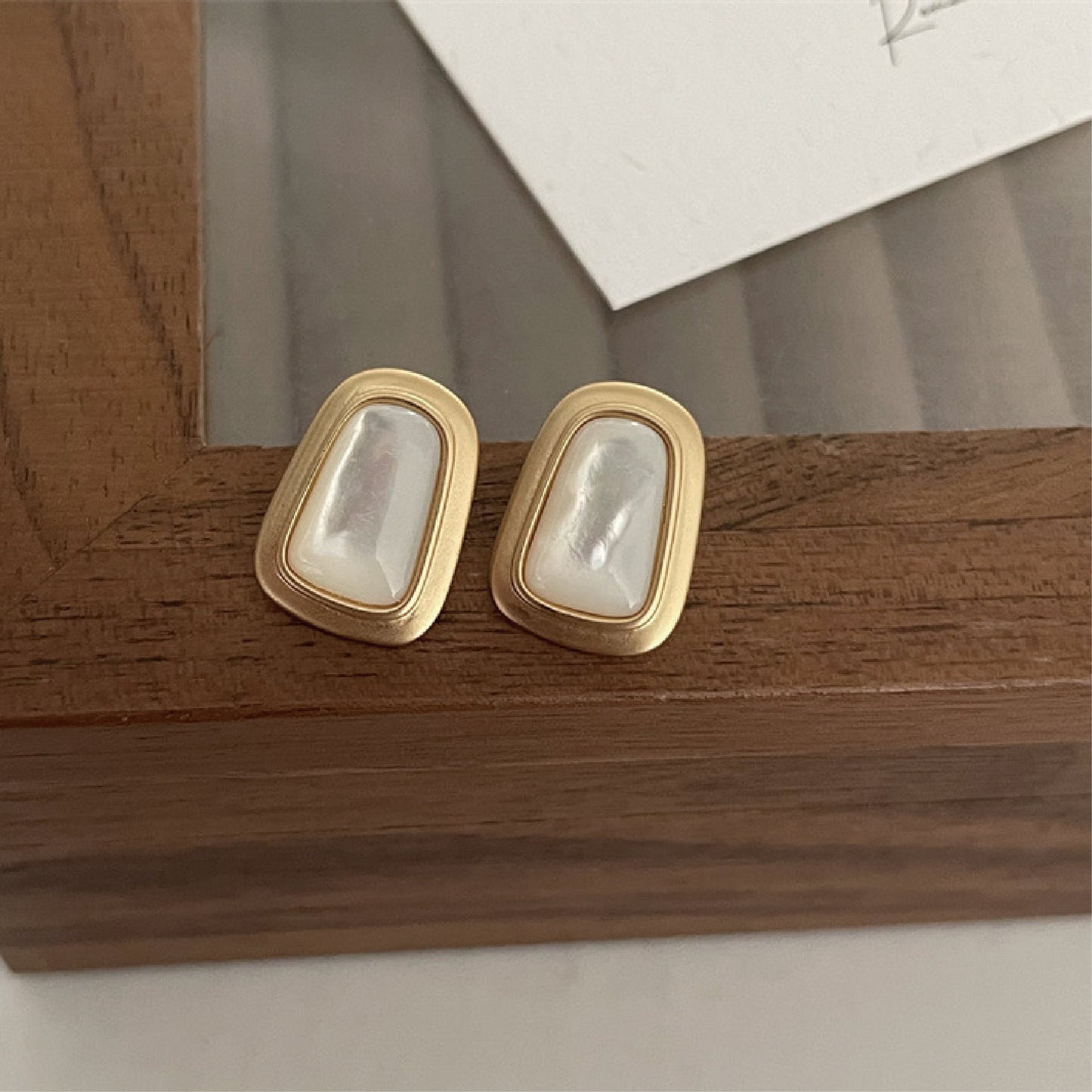 メタル貝殻ピアス / metal seashell earrings