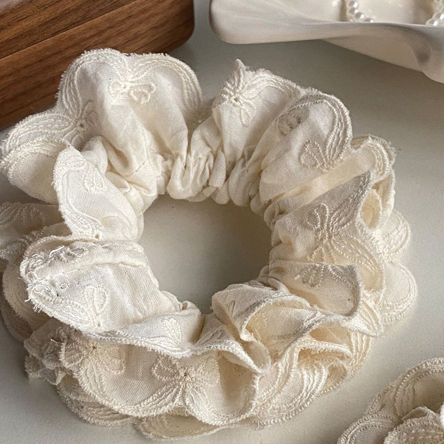 刺繍シュシュエレガントナチュラル / embroidered scrunchie elegant natural